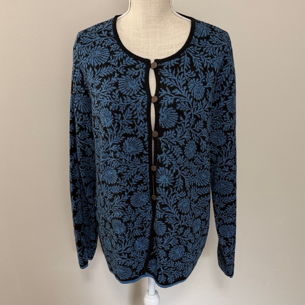 NorthStyle Black &‎ Blue Floral Knit Cardigan Sweater